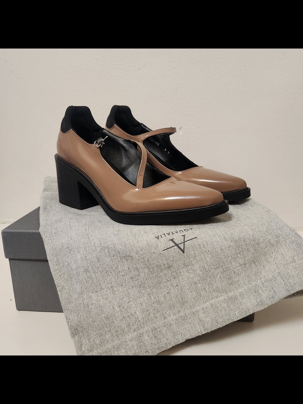 NIB Aquatalia Casha Shiny Calf Leather Mary Jane Block Heels Biscuit/Black Sz 9M